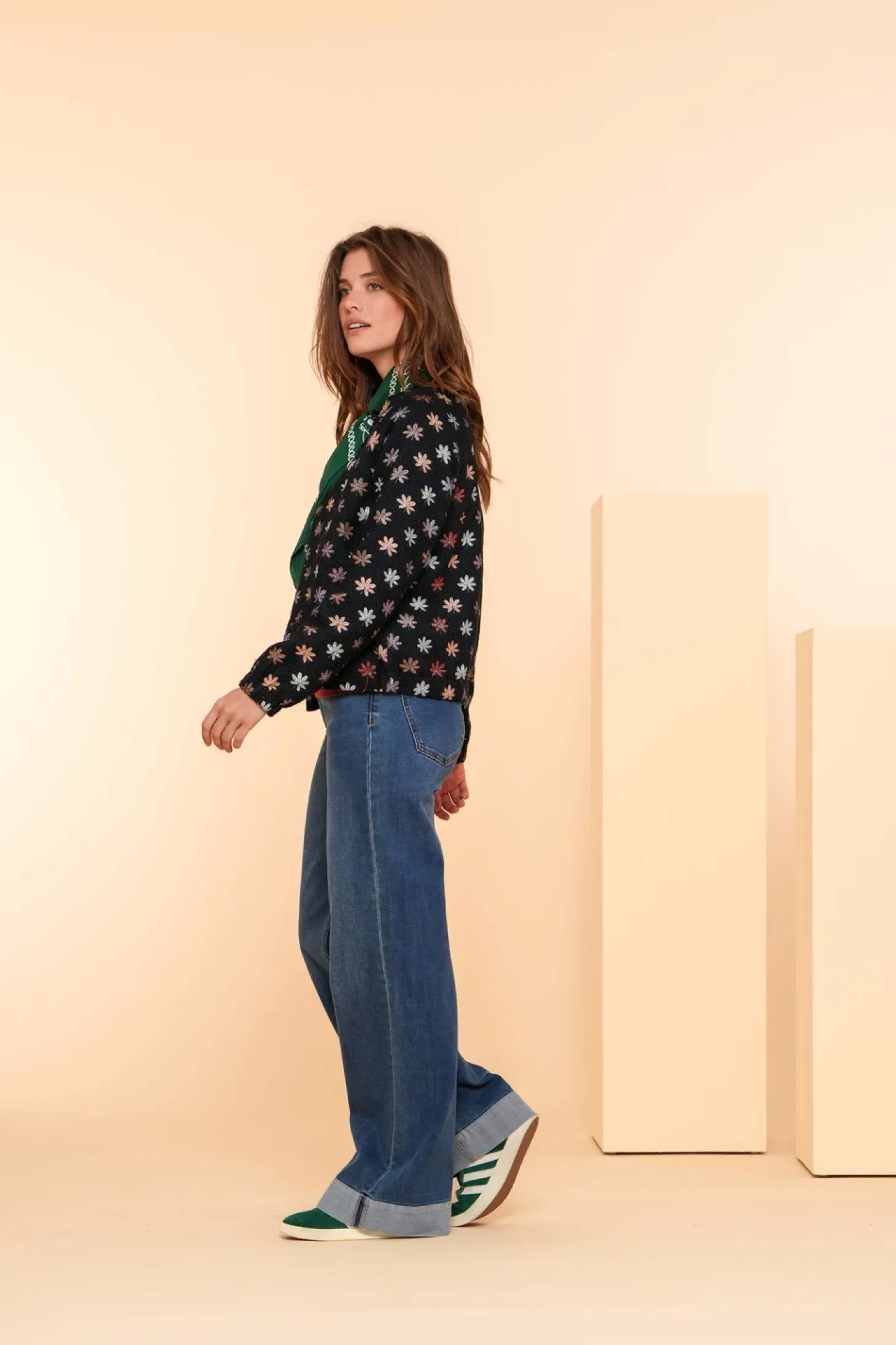 Jasjes & Blazers*Geisha Fashion Geisha Dames Gebloemd Jasje 45623-20 zwart
