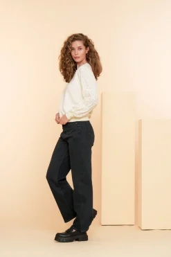 Truien & Vesten*Geisha Fashion Geisha Dames Sweater Met Broderie 42608-41 off-white