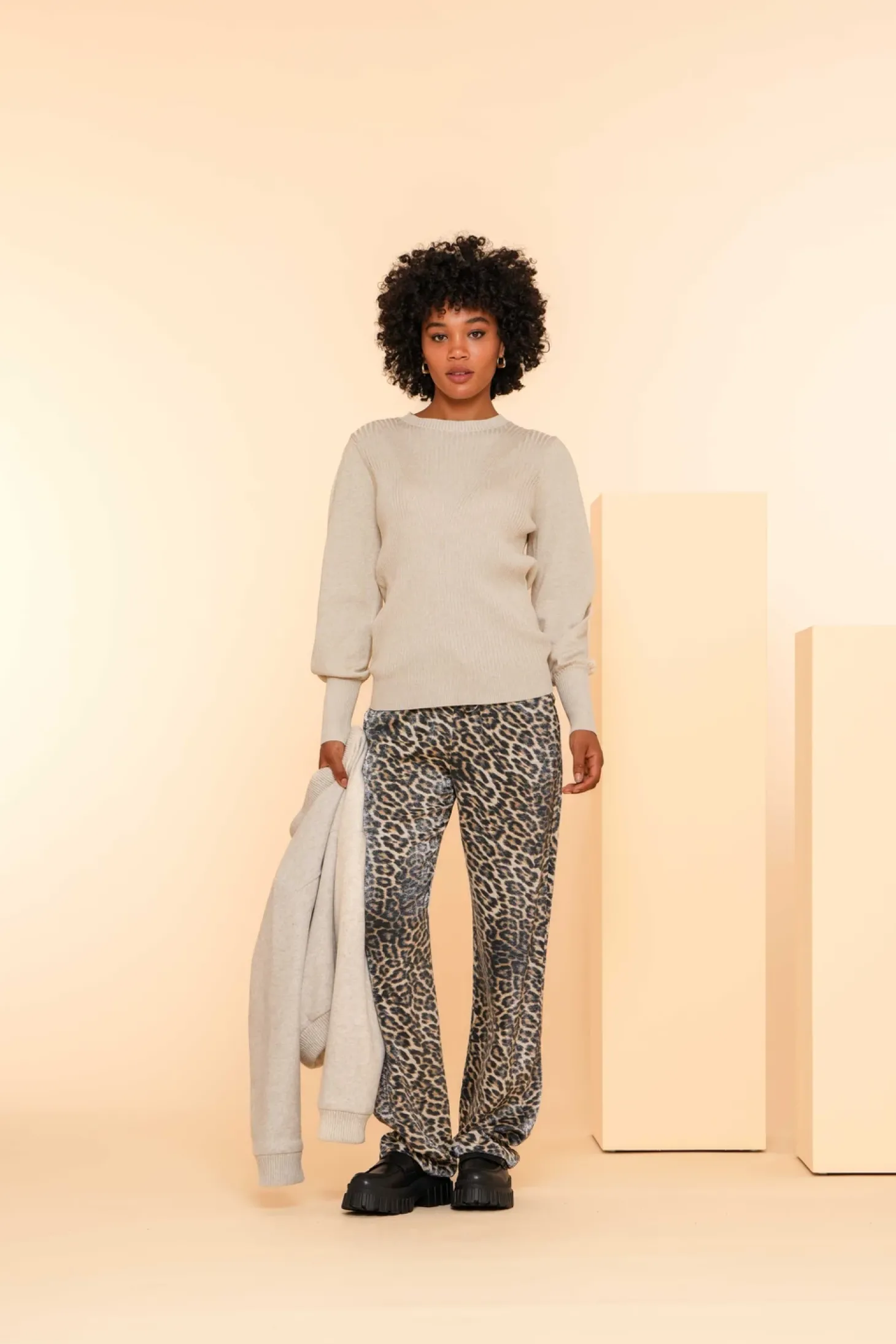 Truien & Vesten*Geisha Fashion Geisha Dames Trui Met Pofmouwen En Glitter 44568-14 off-white