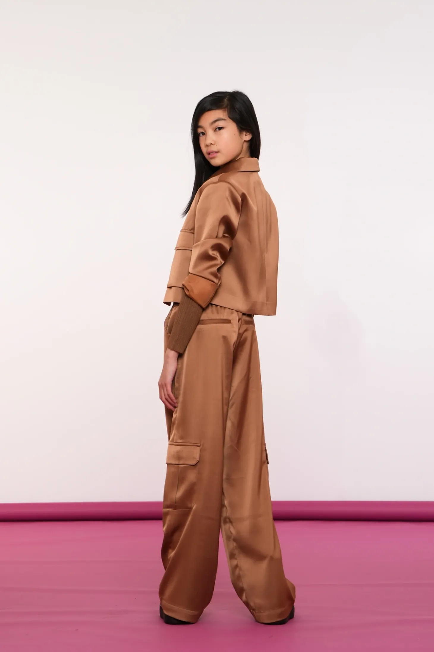 Broeken*Geisha Fashion Geisha Girls Satin Pantalon Met Cargo Zakken 41593K-21 bronze