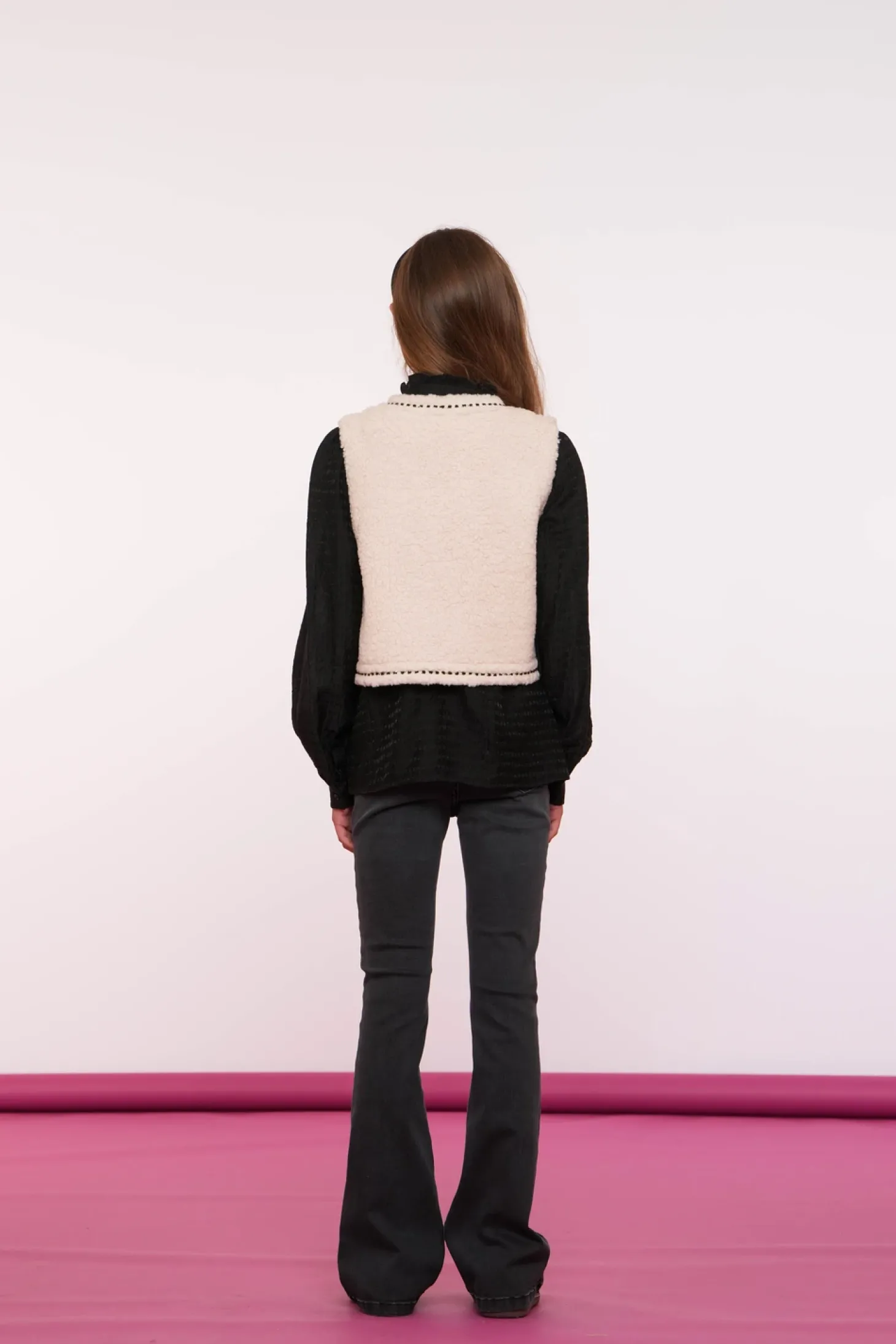 Truien & Vesten*Geisha Fashion Geisha Girls Teddy Gilet Met Broderie 45553K-19 off-white